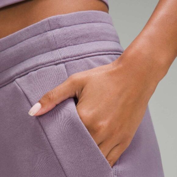 NWT Lululemon Scuba High-Rise Short 5" - Picture 7 of 7